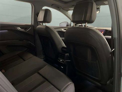 Used 2024 Audi Q4 e-tron Premium w/ Convenience Package image 20