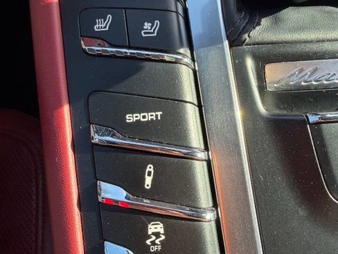 Used 2016 Porsche Macan S image 28