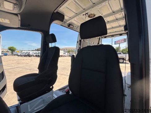 Used 2020 Mercedes-Benz Sprinter 2500 image 21