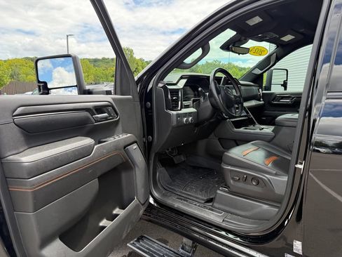 Used 2024 GMC Sierra 2500 AT4 w/ Technology Package AWD/4WD image 23