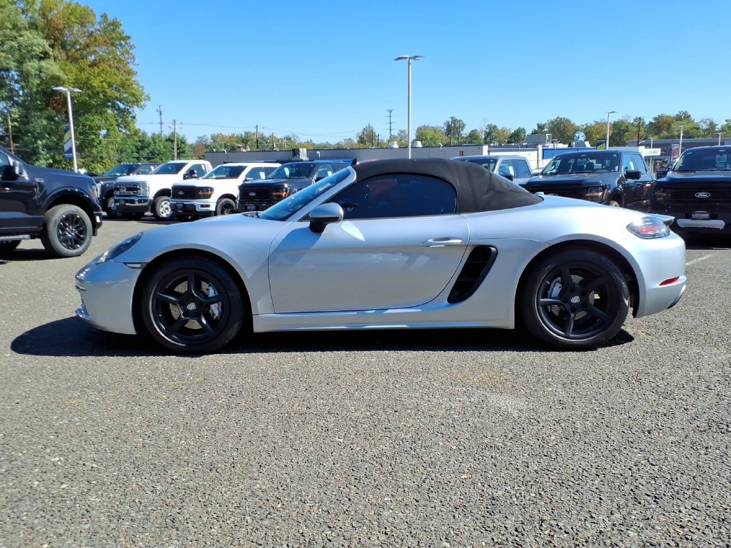 Used 2017 Porsche 718 Boxster RWD image 4