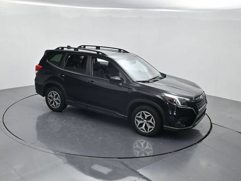 Used 2024 Subaru Forester Premium AWD/4WD image 45