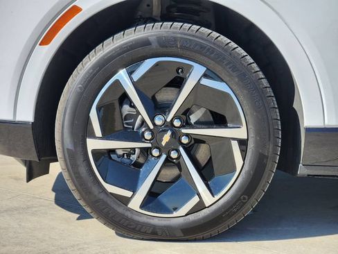 New 2025 Chevrolet Equinox EV LT FWD image 9