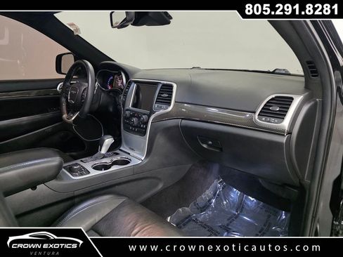 Used 2016 Jeep Grand Cherokee SRT image 12