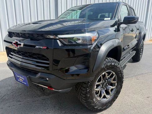 Used 2024 Chevrolet Colorado ZR2 w/ ZR2 Convenience Package III AWD/4WD image 1