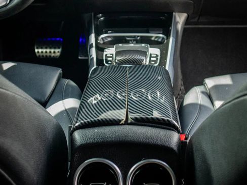 Used 2020 Mercedes-Benz GLB 250 w/ Premium Package image 24
