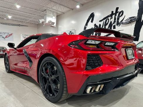 Used 2022 Chevrolet Corvette Stingray Premium Conv w/ Z51 Performance Package RWD image 3