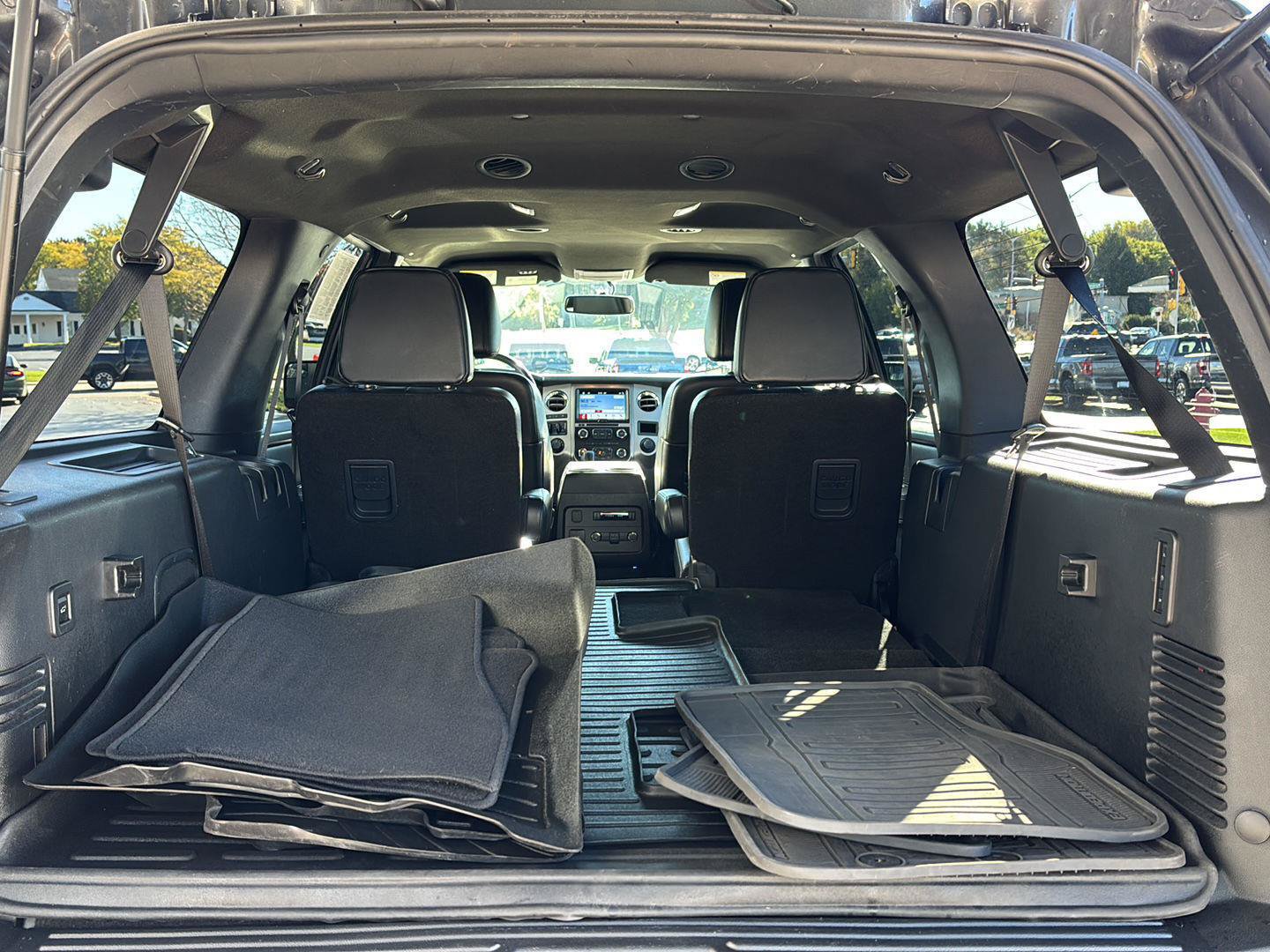 Used 2017 Ford Expedition EL XLT w/ Equipment Group 202A AWD/4WD image 25