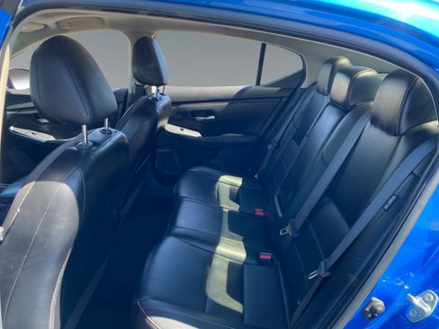 Used 2022 Nissan Sentra SR w/ SR Premium Package FWD image 13