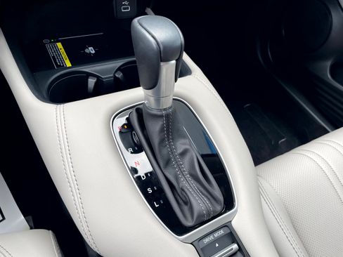 Certified 2025 Honda HR-V EX-L image 19