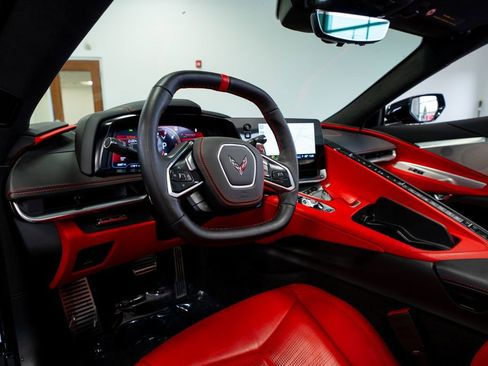 Used 2023 Chevrolet Corvette Stingray Premium Conv w/ Z51 Performance Package RWD image 34