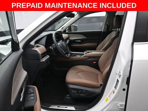 Certified 2026 Toyota Grand Highlander AWD image 9