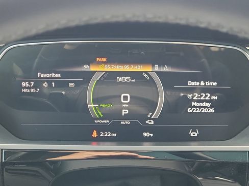 Used 2022 Audi e-tron Premium AWD/4WD image 27