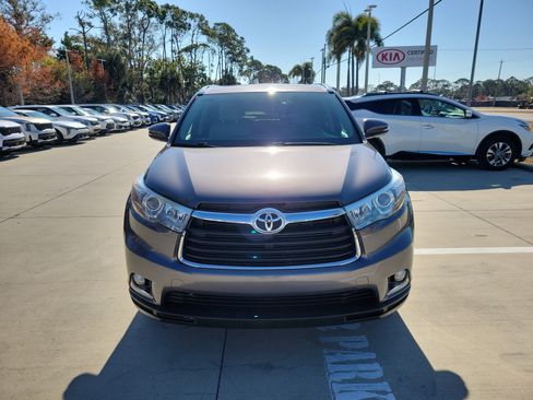 Used 2014 Toyota Highlander Limited image 2