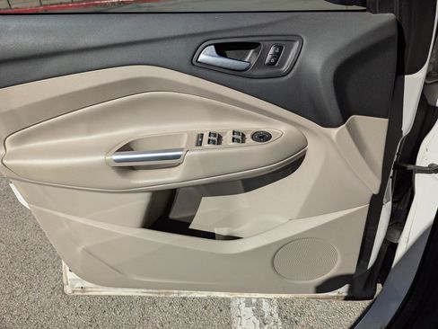 Used 2017 Ford Escape SE w/ SE Leather Comfort Package image 11