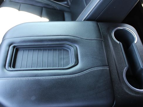 Used 2021 Chevrolet Suburban Premier w/ Premium Package image 22