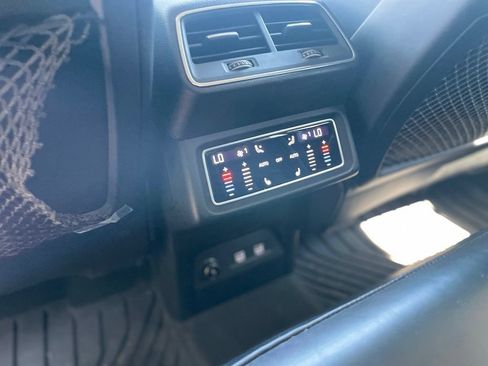 Used 2019 Audi e-tron Prestige w/ Prestige Package AWD/4WD image 22