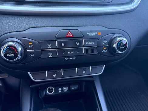 Used 2017 Kia Sorento AWD w/ LX Convenience Package image 19