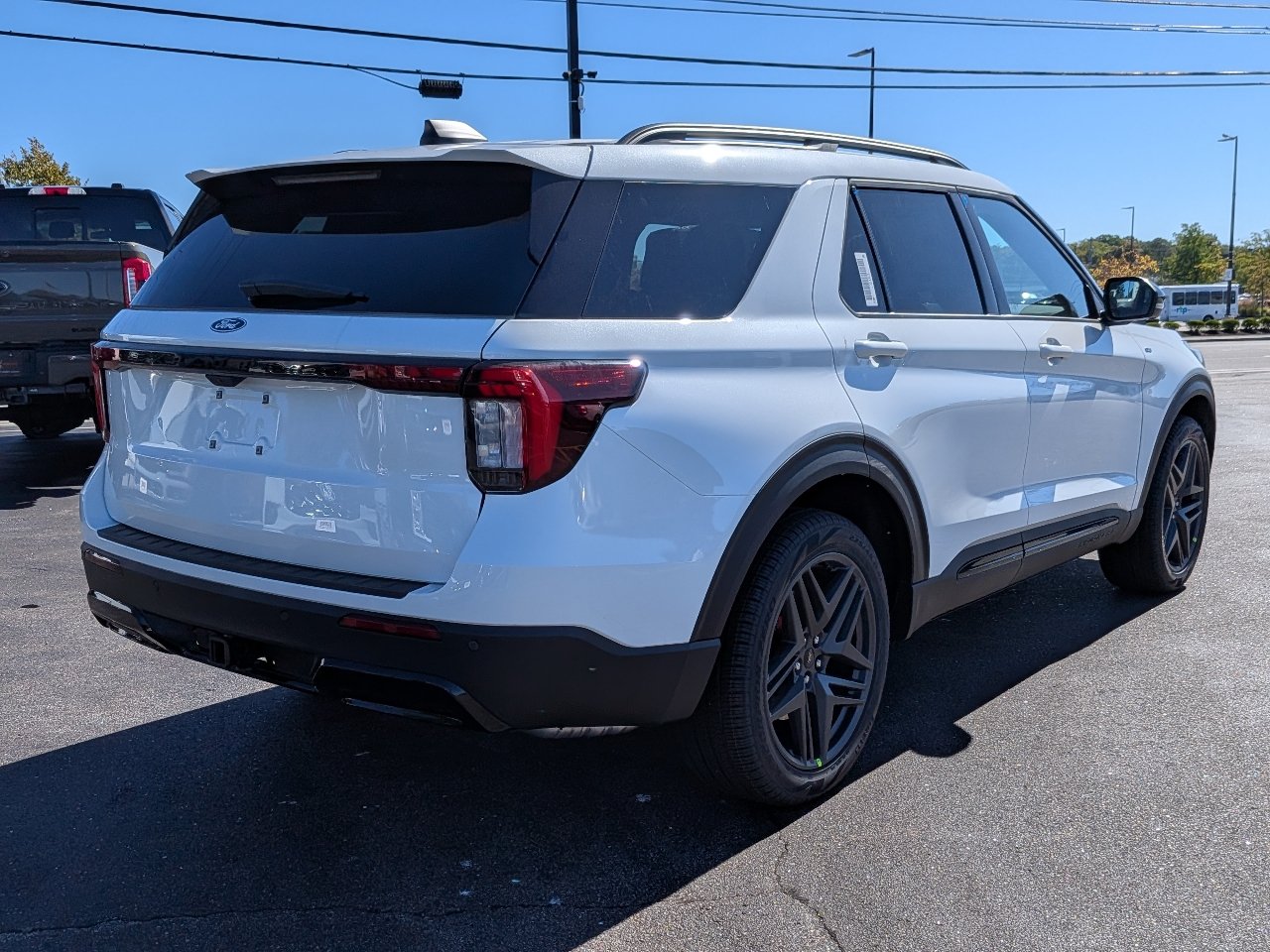New 2027 Ford Explorer ST-Line w/ Premium Package AWD/4WD image 4