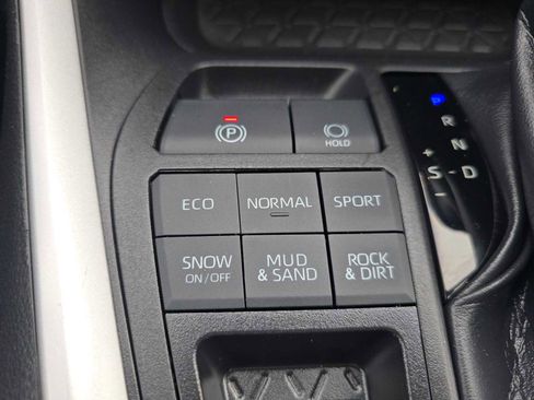 Used 2022 Toyota RAV4 XLE Premium image 33