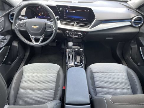 Used 2025 Chevrolet Trax LT w/ Driver Confidence Package FWD image 15