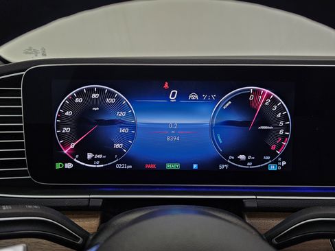 Used 2025 Mercedes-Benz GLE 450e 4MATIC image 34