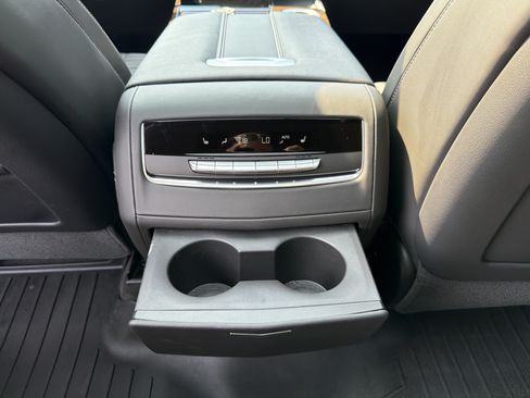 Used 2025 Cadillac Escalade ESV Sport Platinum w/ LPO, ONYX Package AWD/4WD image 46