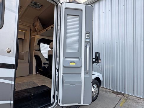 Used 2021 Mercedes-Benz Sprinter 3500 w/ Acoustic Package image 54