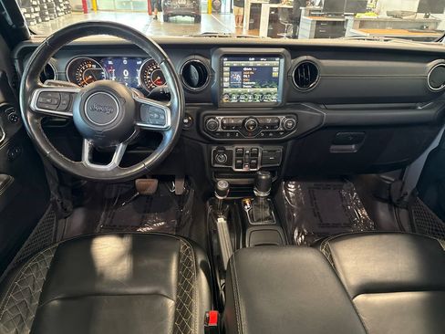 Used 2023 Jeep Gladiator Overland AWD/4WD image 9