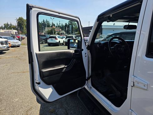Used 2018 Jeep Wrangler Unlimited Sport S AWD/4WD image 18