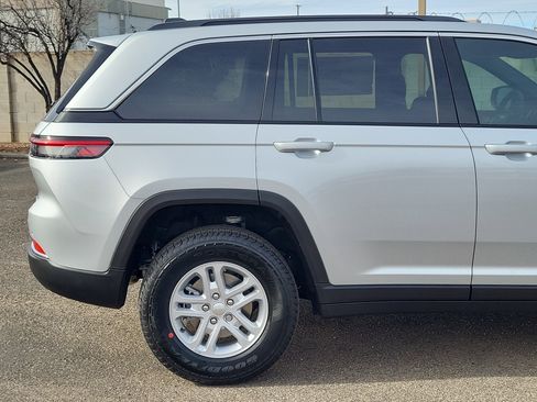 New 2025 Jeep Grand Cherokee Laredo w/ Trailer Tow Package image 6