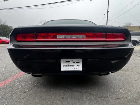 Used 2013 Dodge Challenger SXT image 7