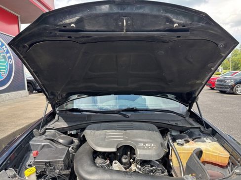 Used 2018 Chrysler 300 S w/ 300S Premium Group image 62