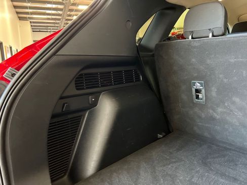 Used 2020 Ford Escape SE image 39