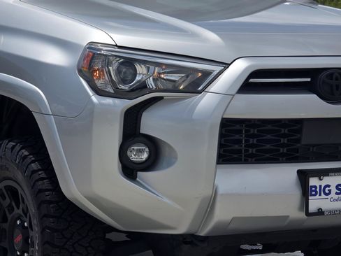 Used 2023 Toyota 4Runner SR5 Premium w/ Moonroof Package AWD/4WD image 9