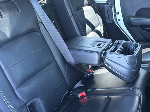 Used 2020 Jeep Wrangler Unlimited Sahara image 16