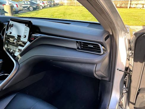 Used 2024 Toyota Camry SE image 13