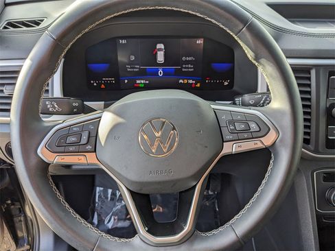 Certified 2022 Volkswagen Atlas Cross Sport SE image 28