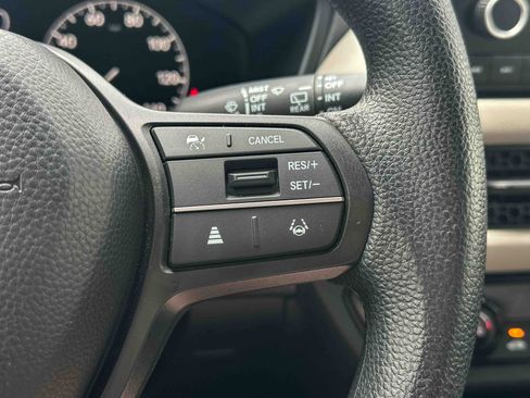 Used 2025 Honda HR-V LX image 28