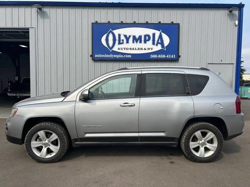 Used 2014 Jeep Compass Latitude AWD/4WD image 1