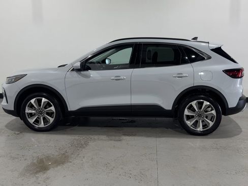 Used 2025 Ford Escape Platinum AWD/4WD image 13