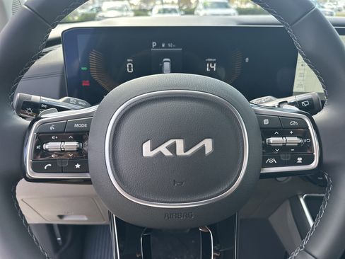 New 2026 Kia Carnival LXS FWD image 16