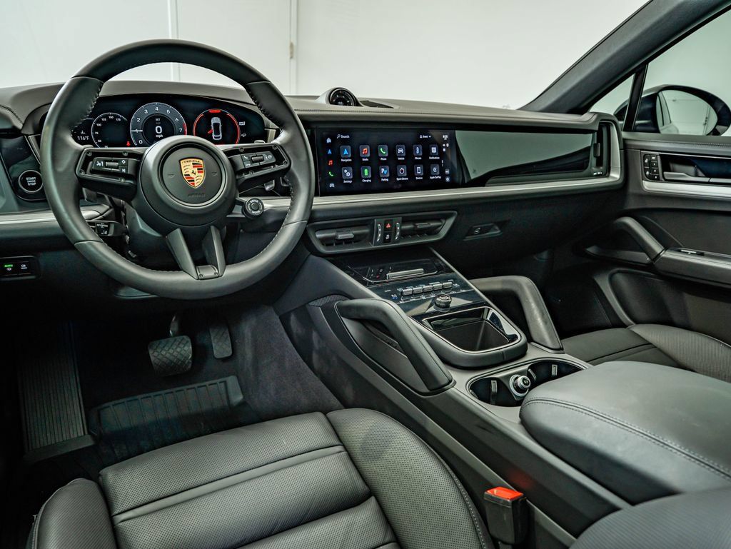 Certified 2025 Porsche Cayenne E-Hybrid Coupe AWD/4WD image 4