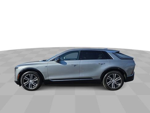 Used 2024 Cadillac Lyriq Luxury AWD/4WD image 5