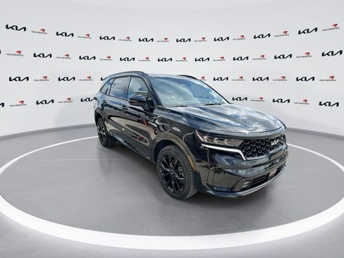 Certified 2023 Kia Sorento SX AWD/4WD image 2