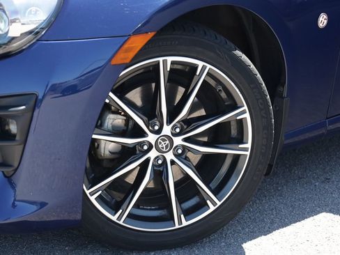 Used 2020 Toyota 86 RWD image 15