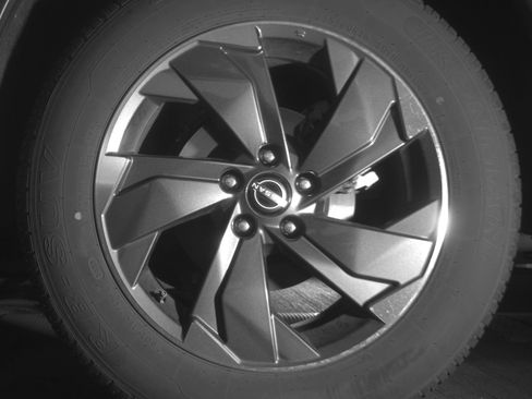Used 2025 Nissan Rogue SV FWD image 14