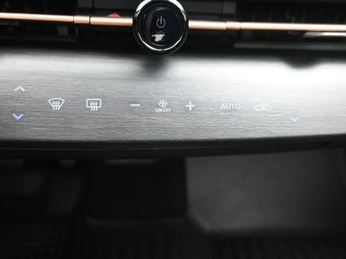 Used 2023 Nissan Ariya AWD image 33