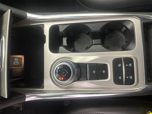 Used 2023 Ford Explorer XLT w/ Equipment Group 202A image 34