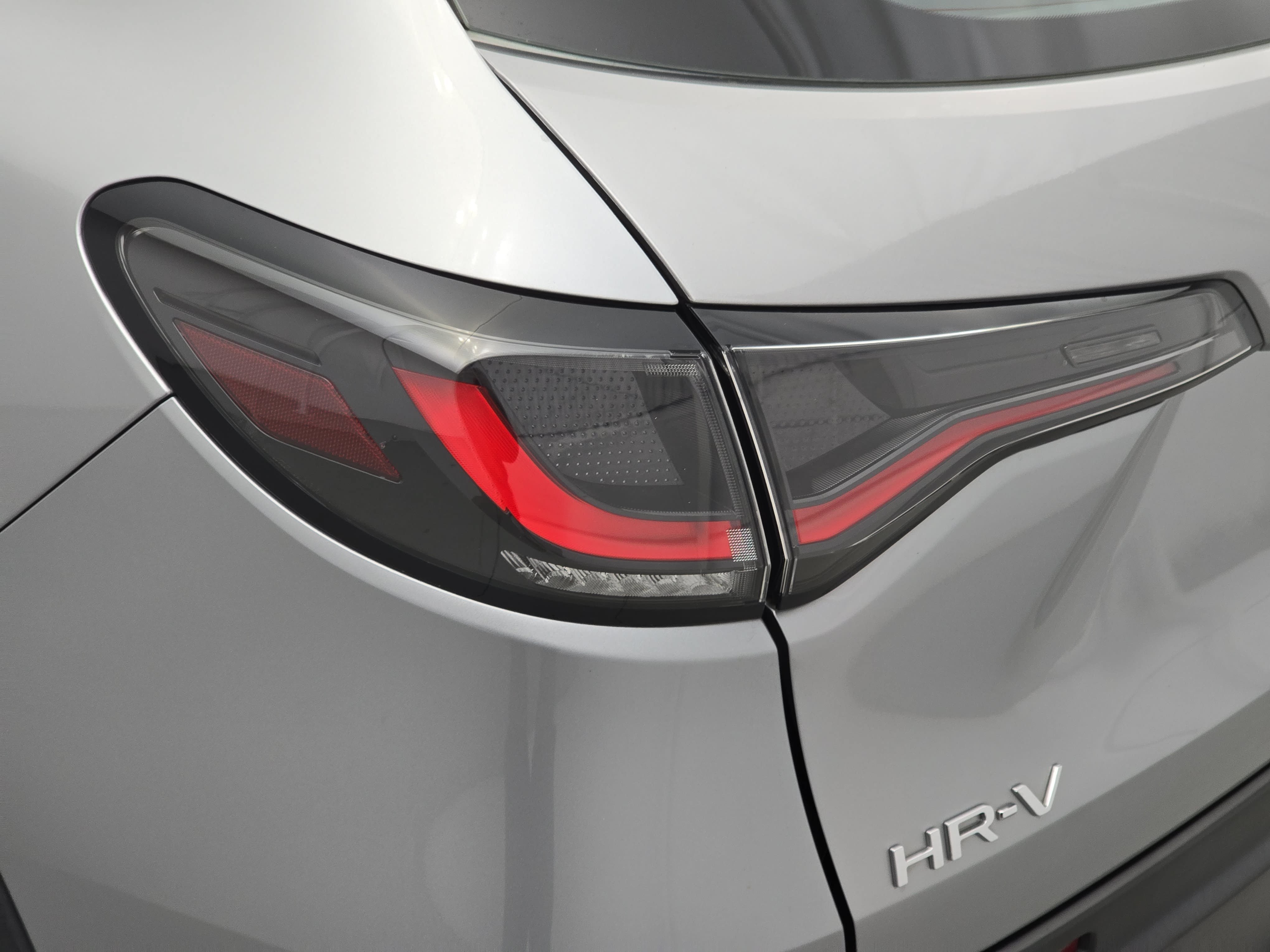 Used 2024 Honda HR-V LX image 31